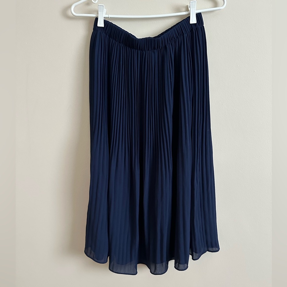 Michael Kors Navy Pleated Skirt - Picture 2 of 4